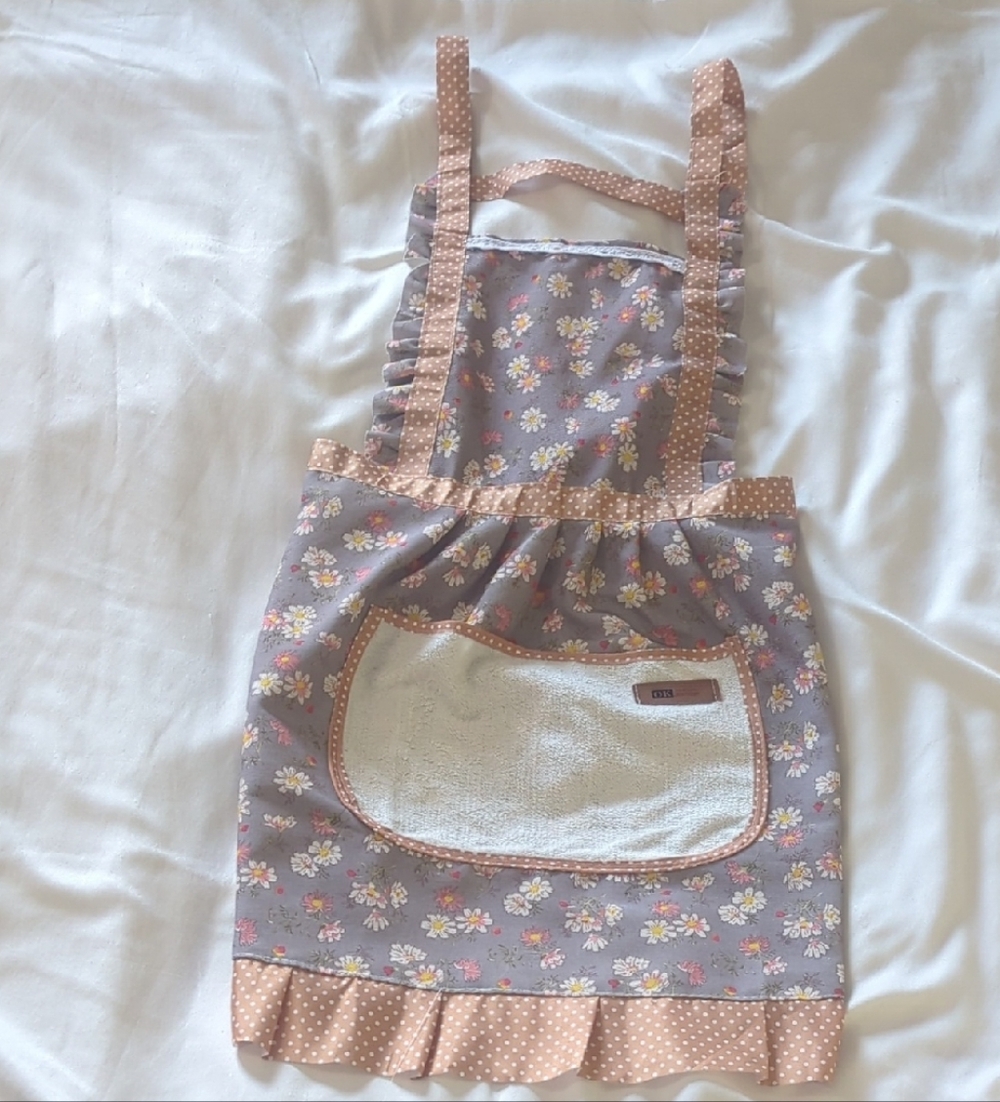 Apron Vintage-inspired Floral Bib Style w/ Tie Back